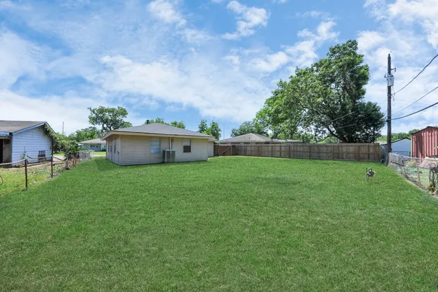 $199,999 | 2811 Wentworth Lane, Pasadena, TX 77506