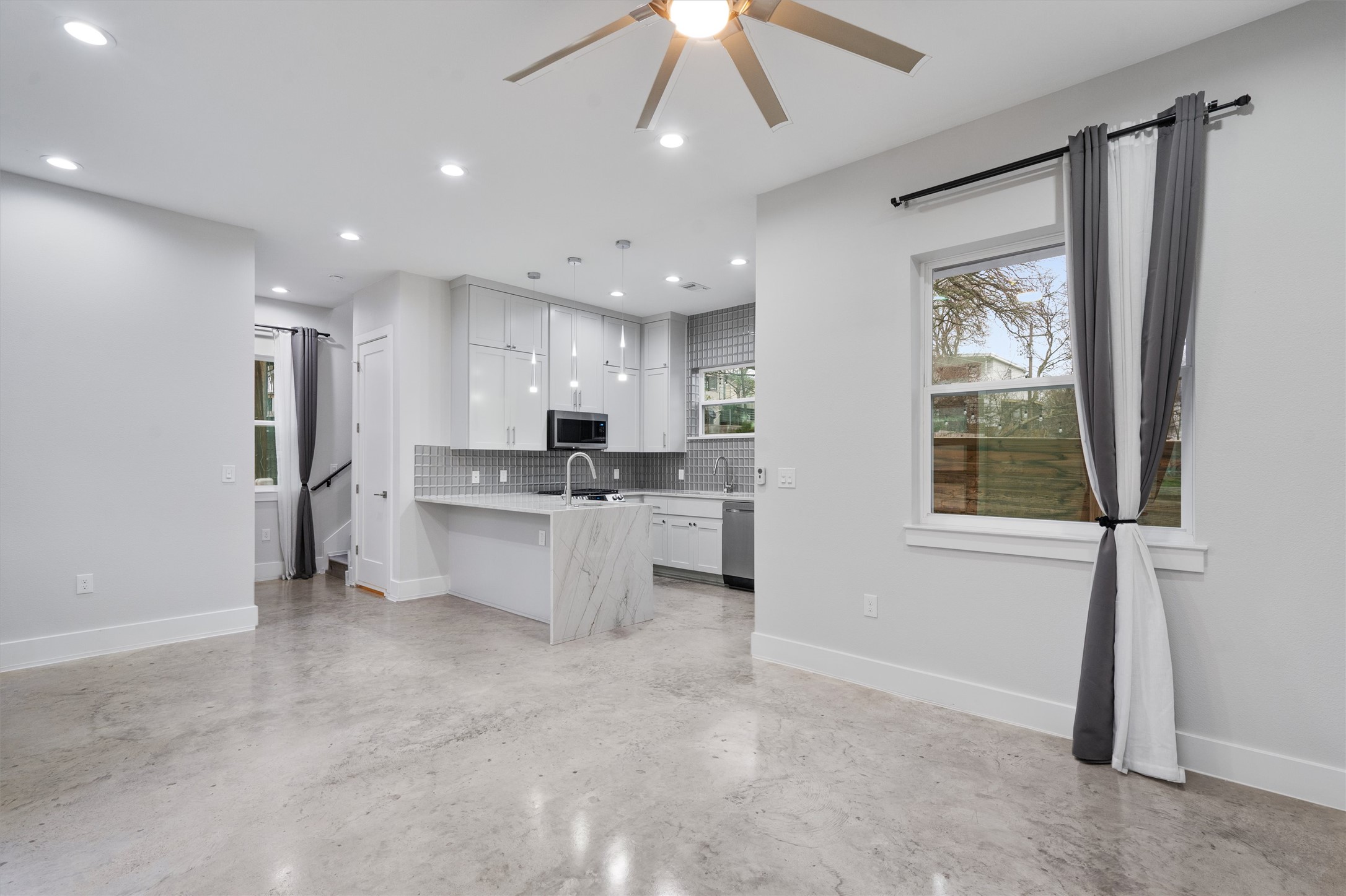 3919 East 16th Street, Unit 2 Austin, TX 78721 - Photo 7 of 22