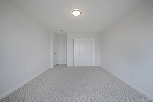 $899,990 | 115 Riviera Parkway, Lindenhurst, NY 11757