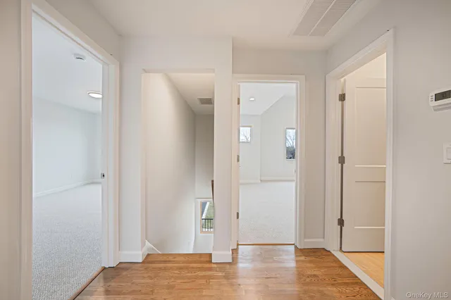 $899,990 | 115 Riviera Parkway, Lindenhurst, NY 11757