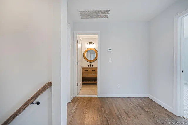 $899,990 | 115 Riviera Parkway, Lindenhurst, NY 11757