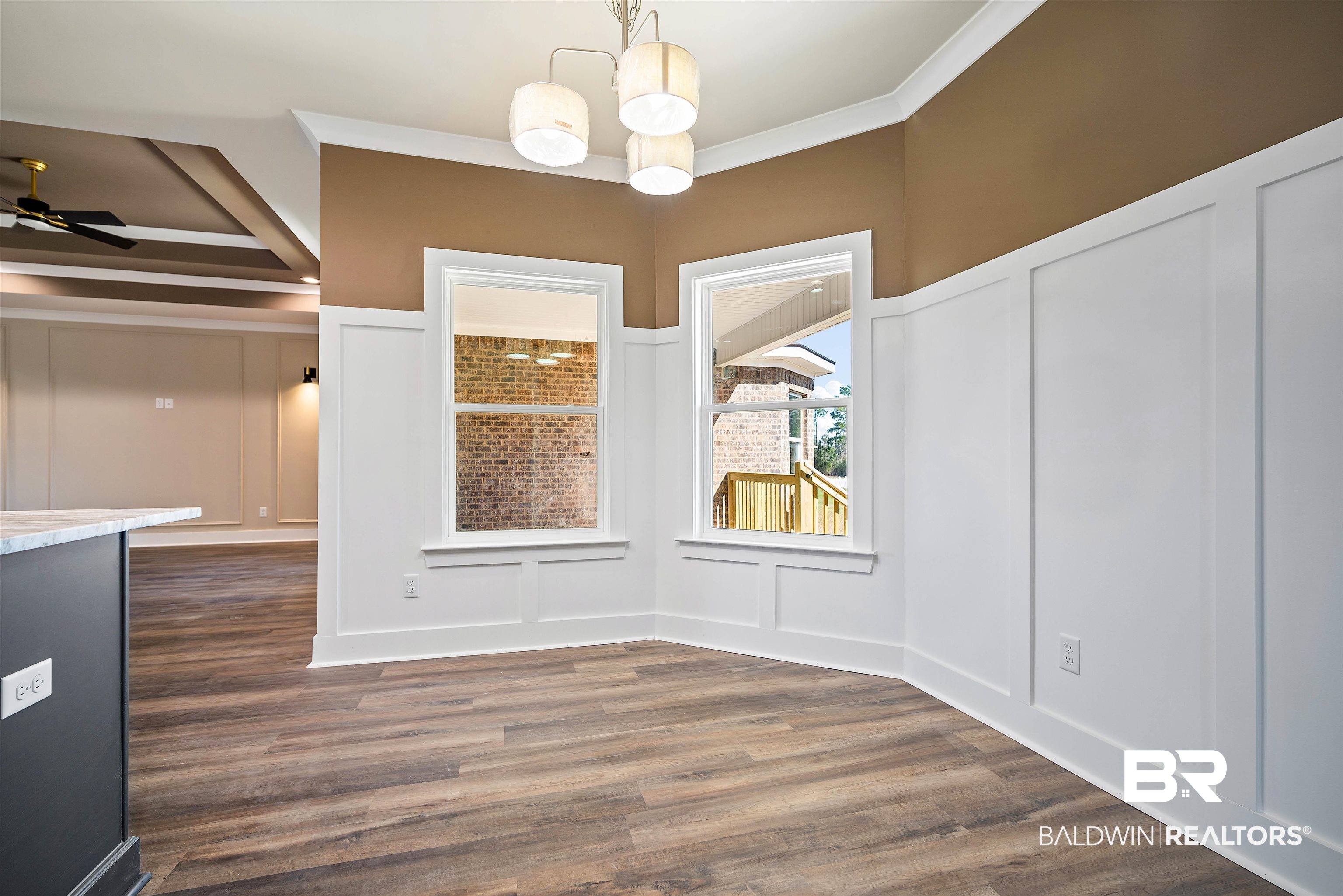 188 Hampton Ridge Mobile, AL 36608 - Photo 11 of 37 Breakfast area with ornamental molding.