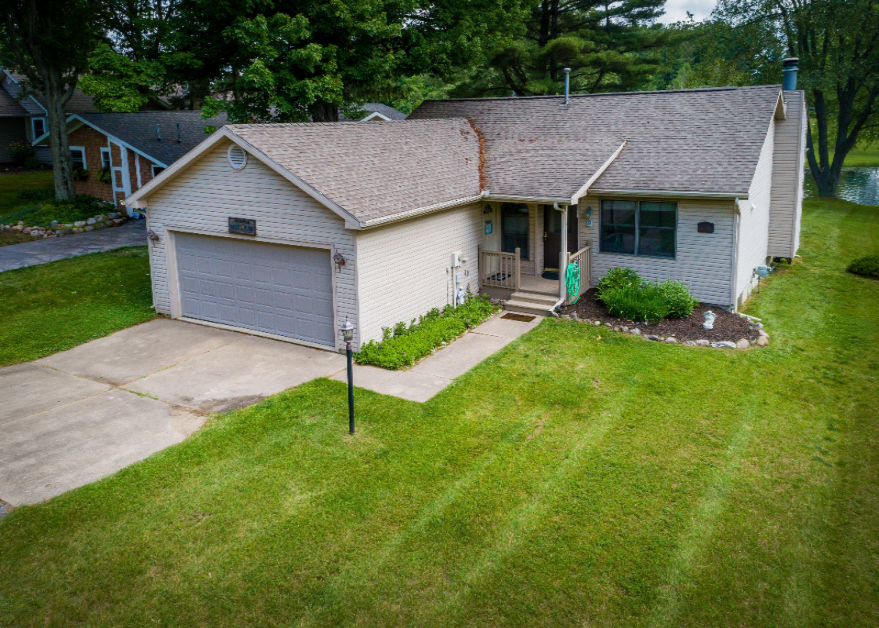 8174 West Royal Road Canadian Lakes, MI 49346 - Photo 2 of 29 13