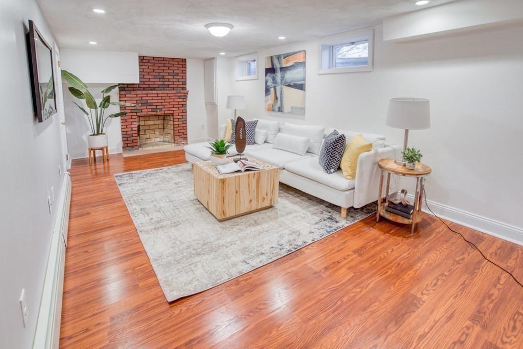 107 Boston Rock Road Melrose, MA 02176 - Photo 17 of 27 Gallery Image 17