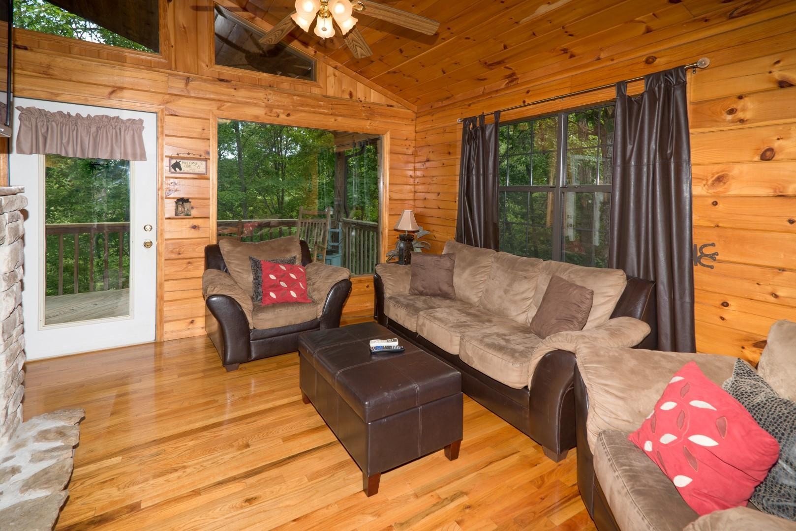 1655 Raccoon Den Way Sevierville, TN 37862 - Photo 4 of 17 Gallery Image 4