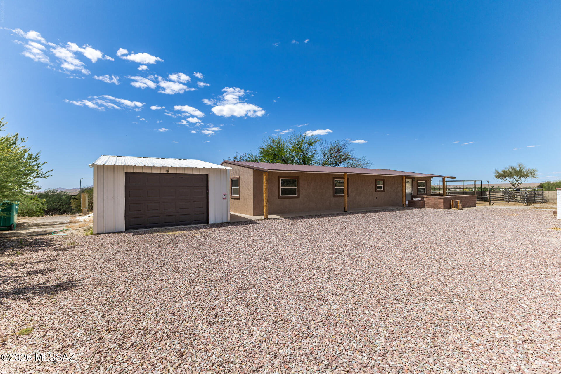 14813 North Swan Road Tucson, AZ 85739 - Photo 12 of 45 1 car extra spacious garage