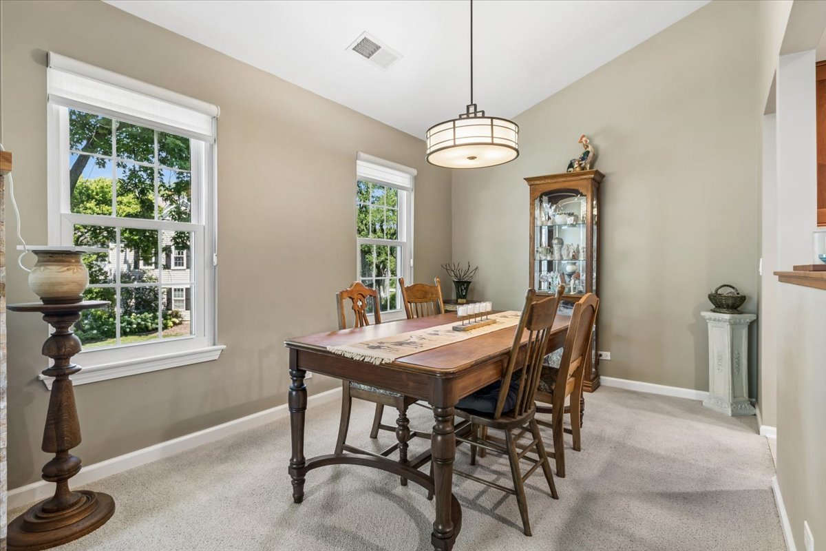 616 Edinburgh Lane, Unit B Prospect Heights, IL 60070 - Photo 6 of 20