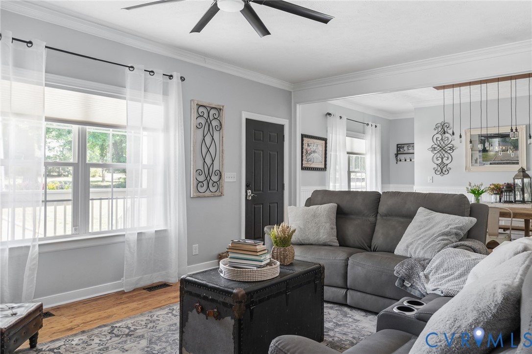 1755 Dispatch Road Quinton, VA 23141 - Photo 17 of 86 a living room with furniture and a window