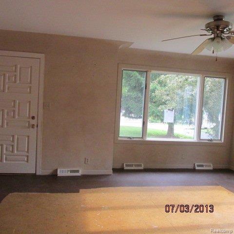 3640 Mann Road Clarkston, MI 48346 - Photo 2 of 20 006.JPG