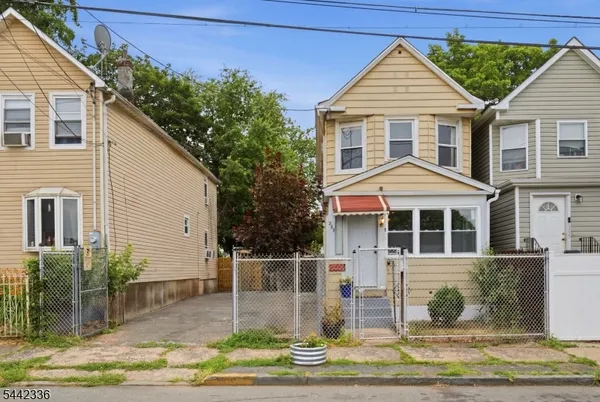 $384,999 | 255 South 18th Street, Newark, NJ 07103