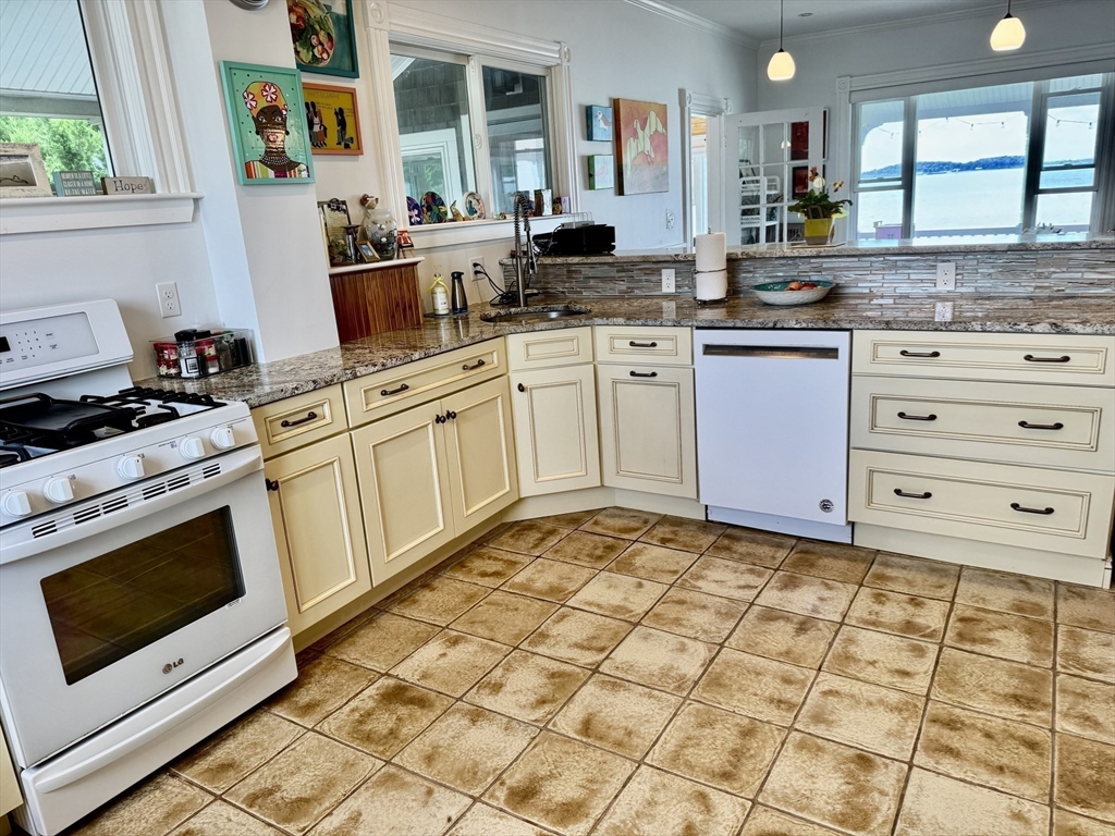 30 Sunset Avenue, Unit WINTER Hull, MA 02045 - Photo 8 of 30