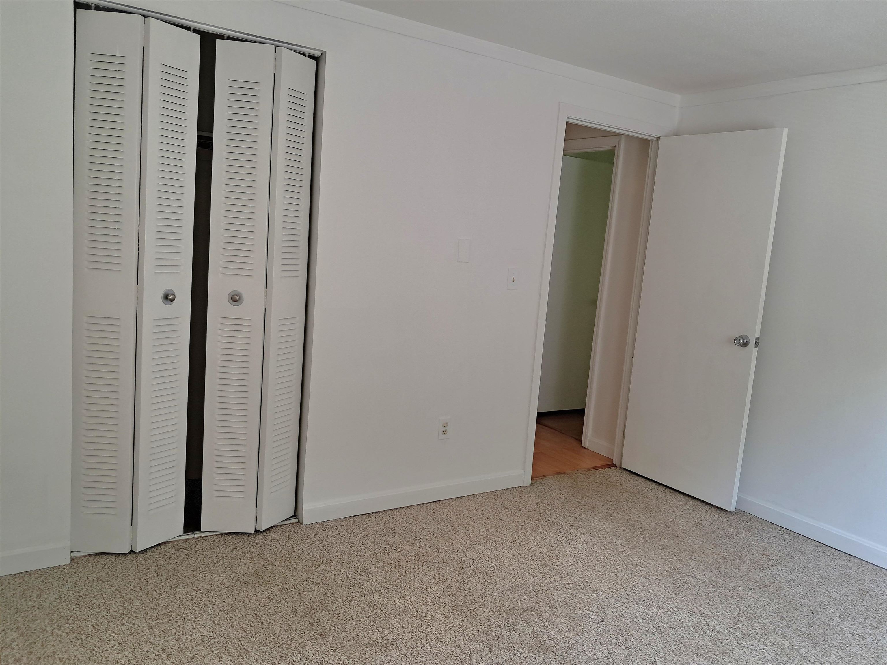 112 English Village Road, Unit 203 Manchester, NH 03102 - Photo 18 of 30 Gallery Image 18