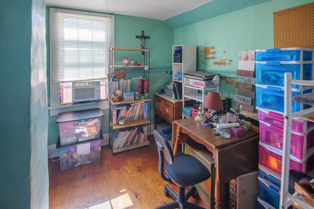 31308 Poor Valley Road Saltville, VA 24370 - Photo 11 of 21 Gallery Image 11