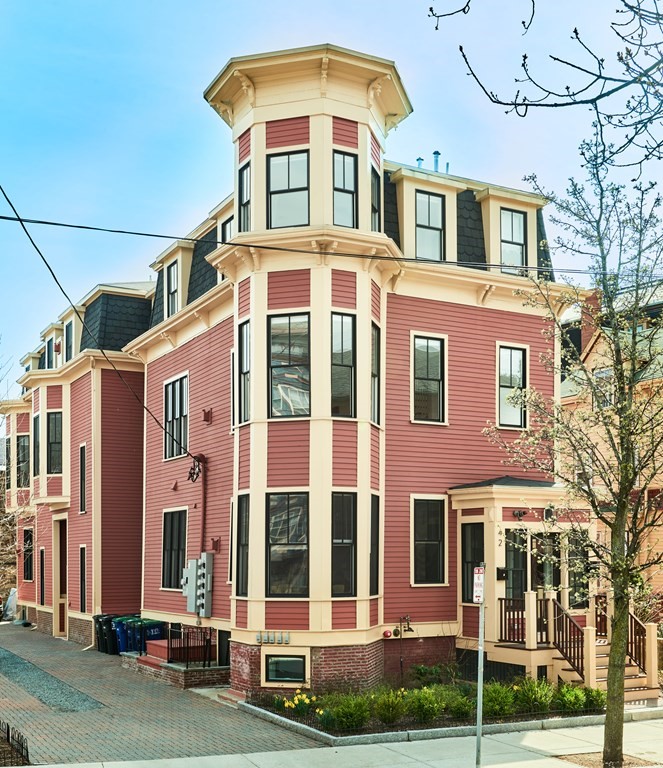 42 Bow Street, Unit 2 Somerville, MA 02143 - Photo 1 of 14