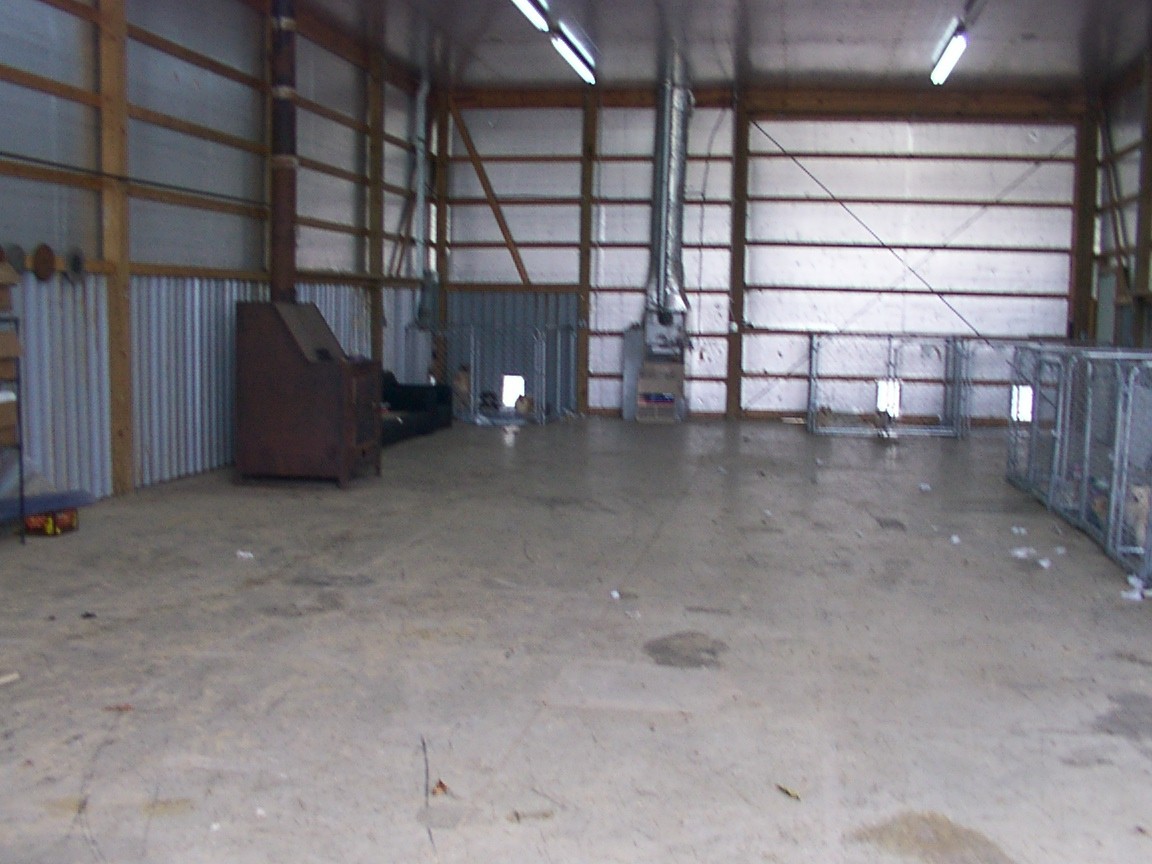 6160 Underwood Road Springfield, TN 37172 - Photo 17 of 21 a view of a garage