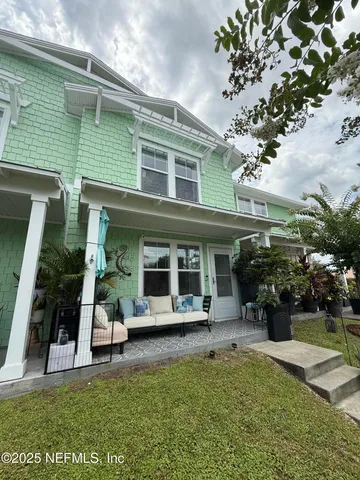 $299,900 | 106 Sunrise Court, Atlantic Beach, FL 32233