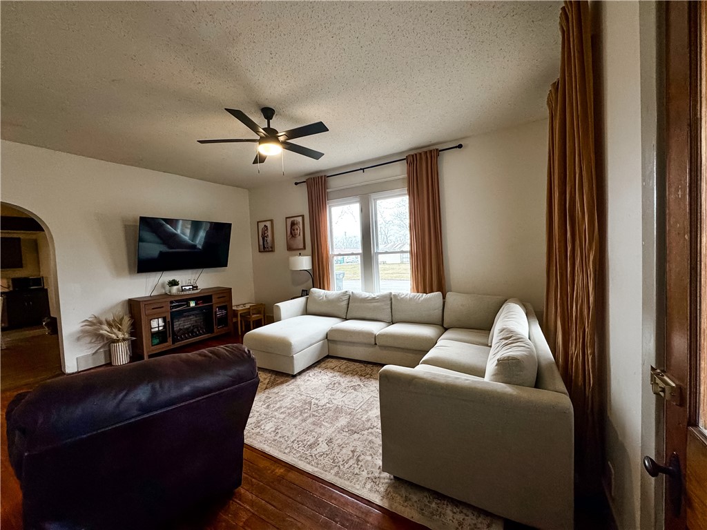 601 Southwest 2nd Street Casey, IL 62420 - Photo 5 of 30