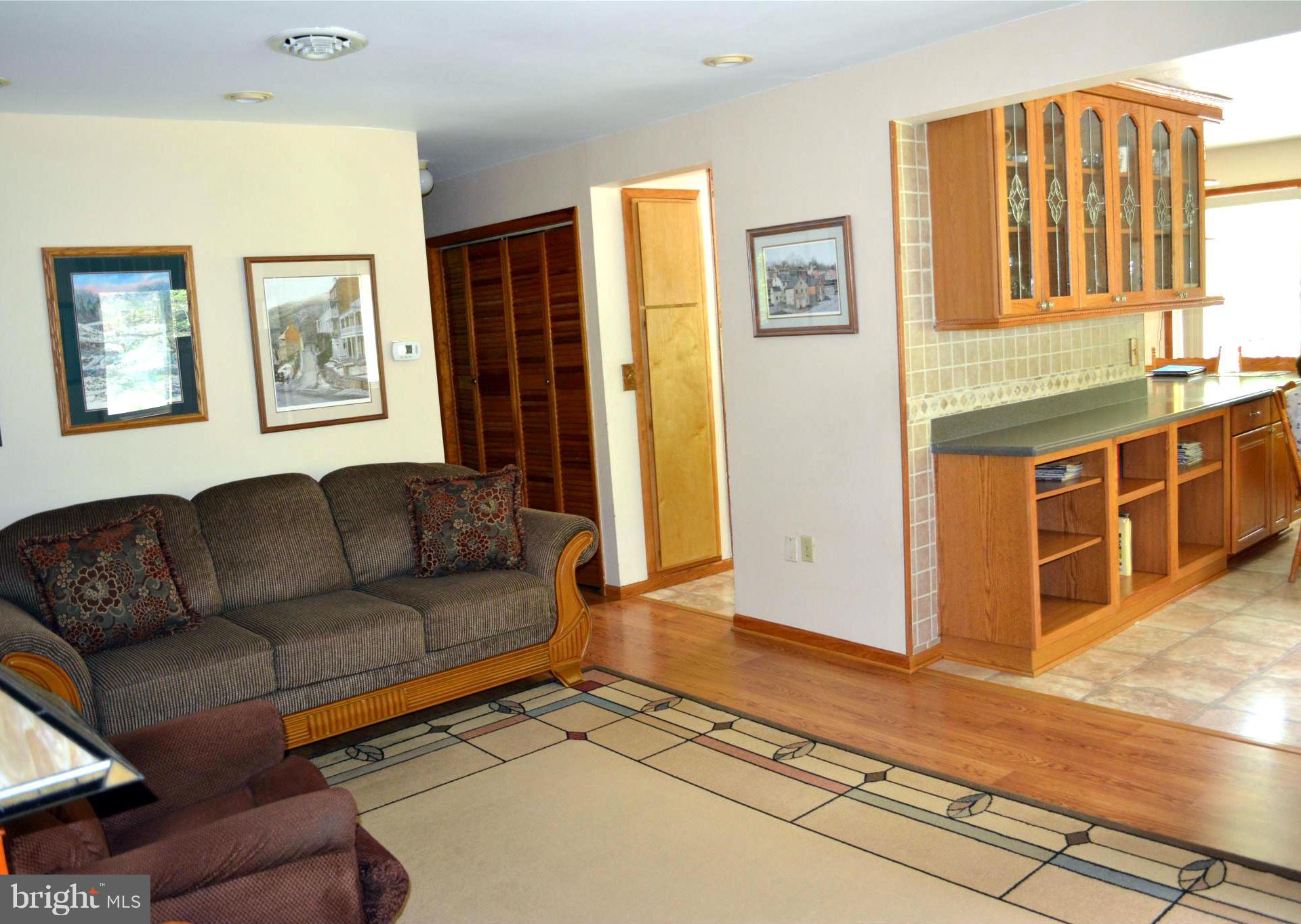 1608 Hoffmaster Road Knoxville, MD 21758 - Photo 8 of 30 Living Room