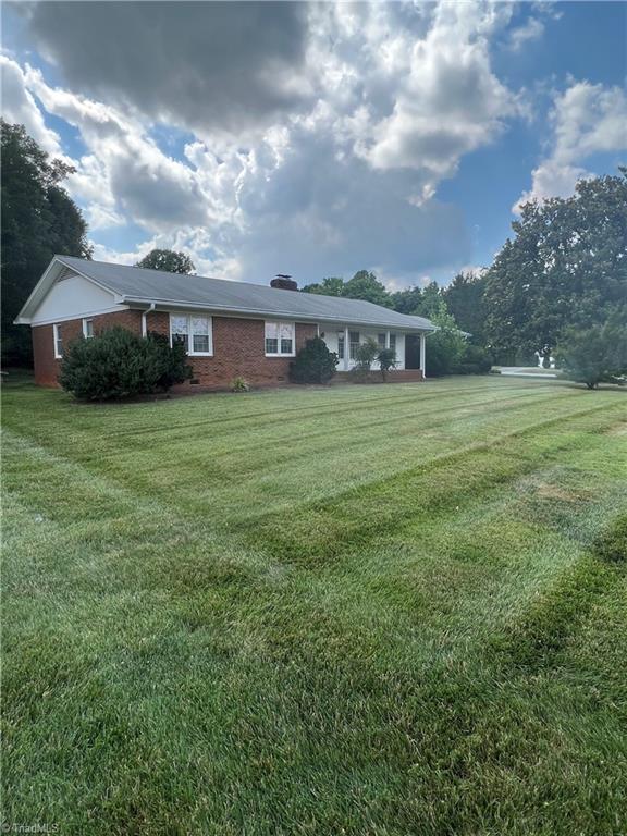 1327 Fleming Road Greensboro, NC 27410 - Photo 2 of 24