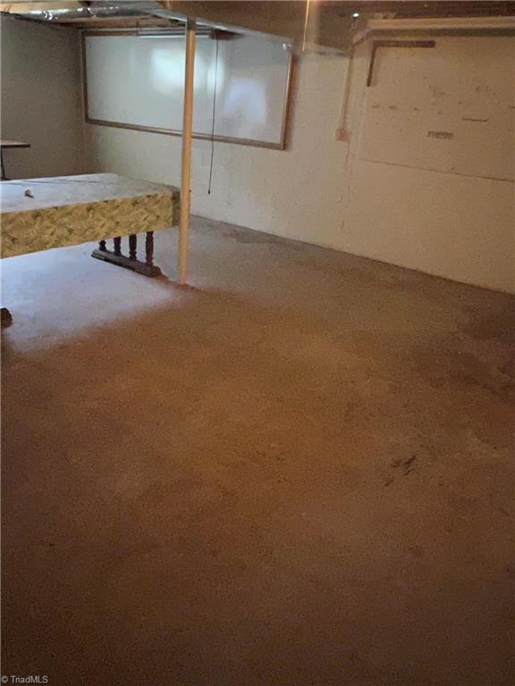 1327 Fleming Road Greensboro, NC 27410 - Photo 23 of 24