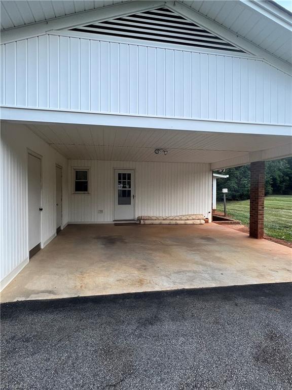 1327 Fleming Road Greensboro, NC 27410 - Photo 7 of 24