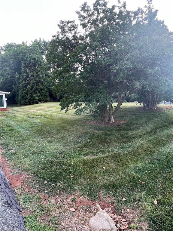 1327 Fleming Road Greensboro, NC 27410 - Photo 9 of 24