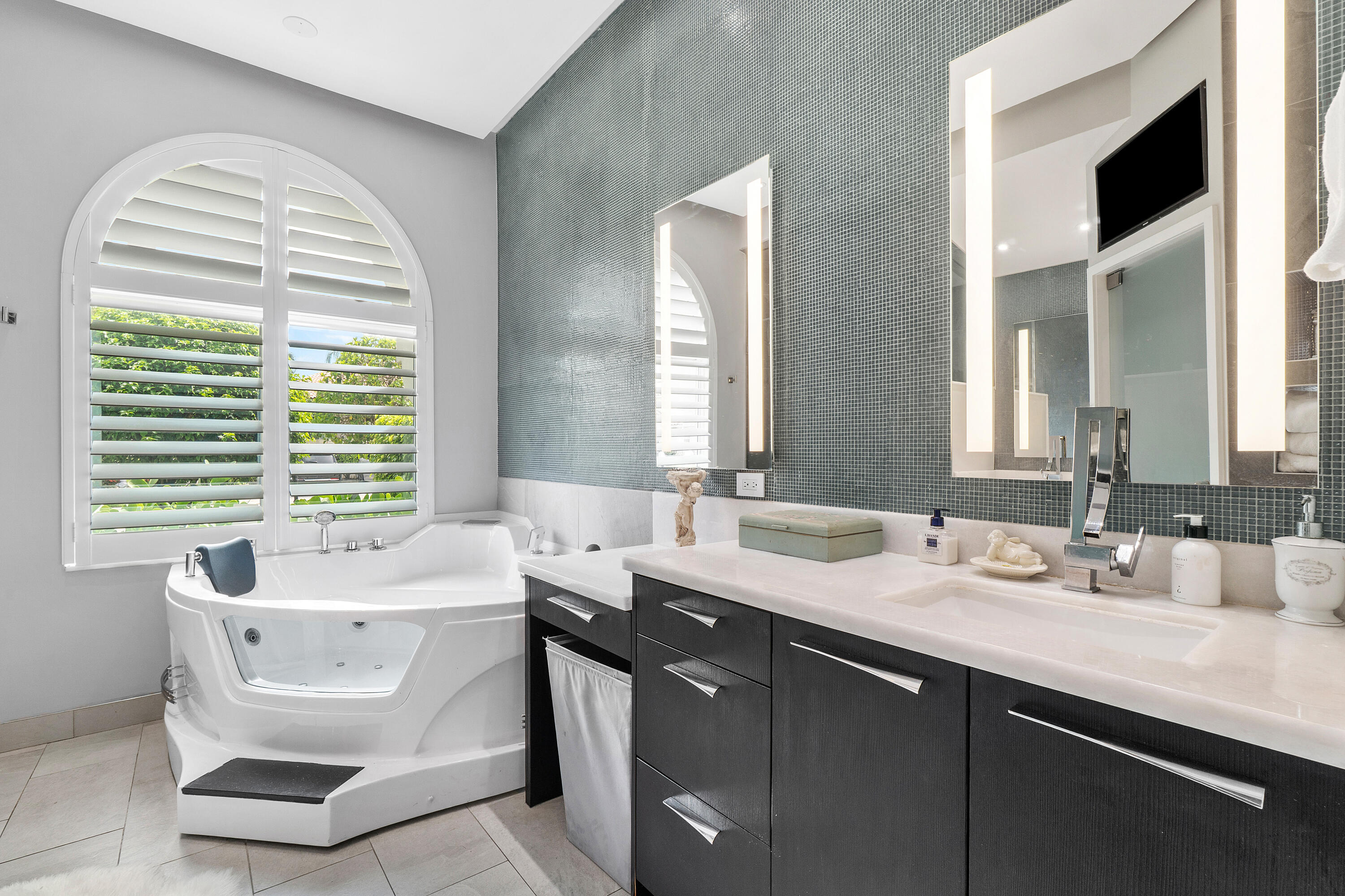 2550 Northwest 52nd Street Boca Raton, FL 33496 - Photo 18 of 64 Primary Bathroom
