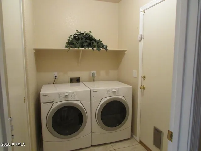 $2,700 | 893 West Straford Avenue, Gilbert, AZ 85233