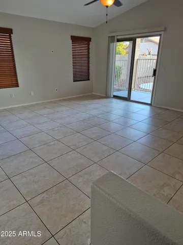 $2,700 | 893 West Straford Avenue, Gilbert, AZ 85233