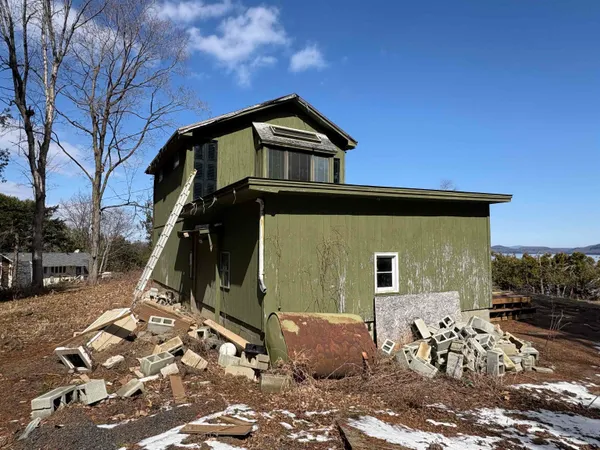 $595,000 | 38 Featherbed Lane, South Hero, VT 05486