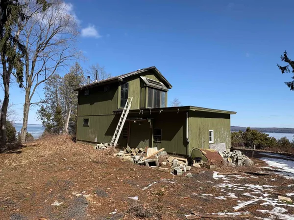 $595,000 | 38 Featherbed Lane, South Hero, VT 05486