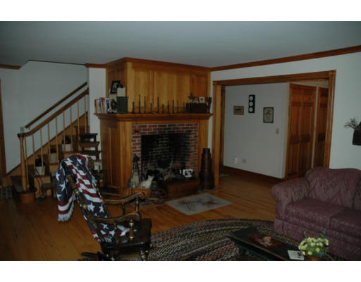 422 Walnut Plain Road Rochester, MA 02770 - Photo 8 of 11