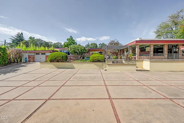 $985,000 | 2639 Hillcrest Road, Medford, OR 97504