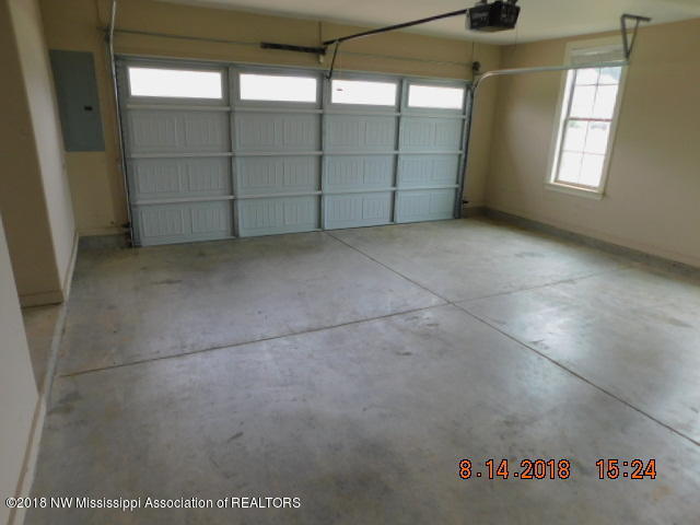 4862 Deer Run Road Olive Branch, MS 38654 - Photo 14 of 23 DSCN9429