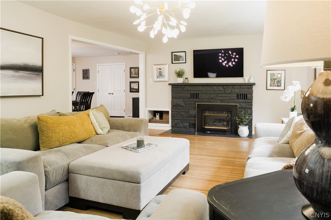 18 Tennyson Road New Hartford, NY 13413 - Photo 10 of 28 Family Room