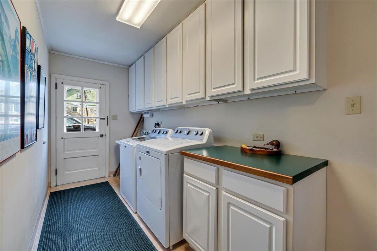 331 Summit Drive Cresco, PA 18326 - Photo 18 of 43 a utility room with sink dryer and washer