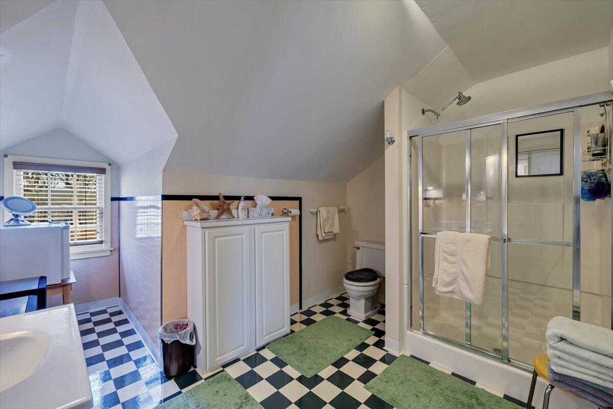 331 Summit Drive Cresco, PA 18326 - Photo 21 of 43 a view of bathroom