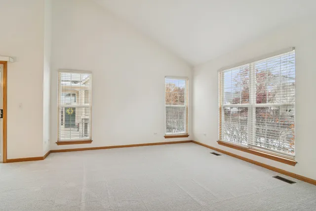 $245,000 | 18611 West Sterling Court, Grayslake, IL 60030