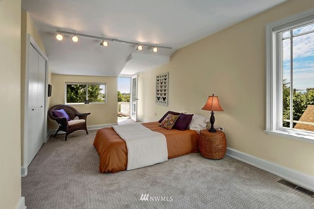 $610,000 | 615 Northeast 77th Street, Seattle, WA 98115