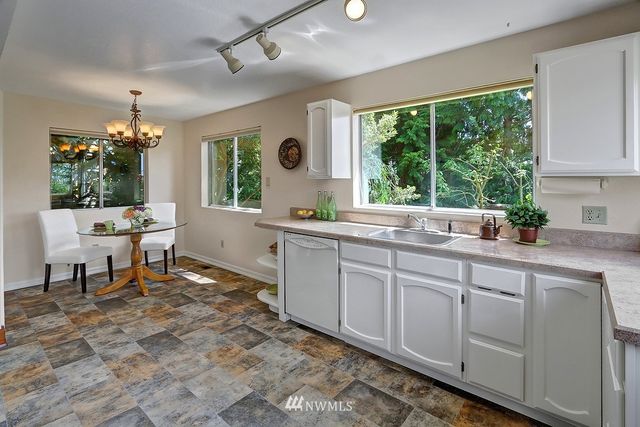 $610,000 | 615 Northeast 77th Street, Seattle, WA 98115