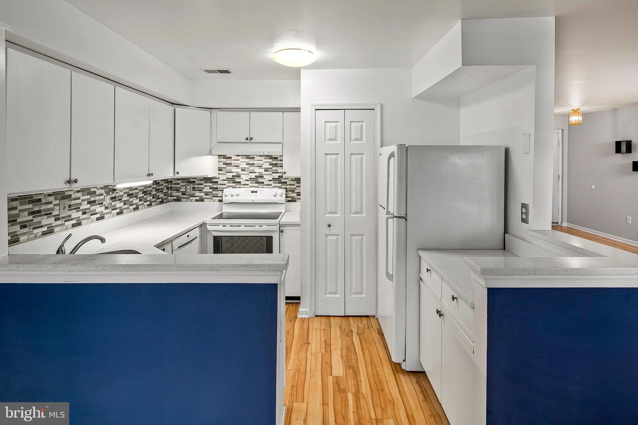 4 Fallen Tree Court, Unit 4H Baltimore, MD 21227 - Photo 11 of 23 Kitchen