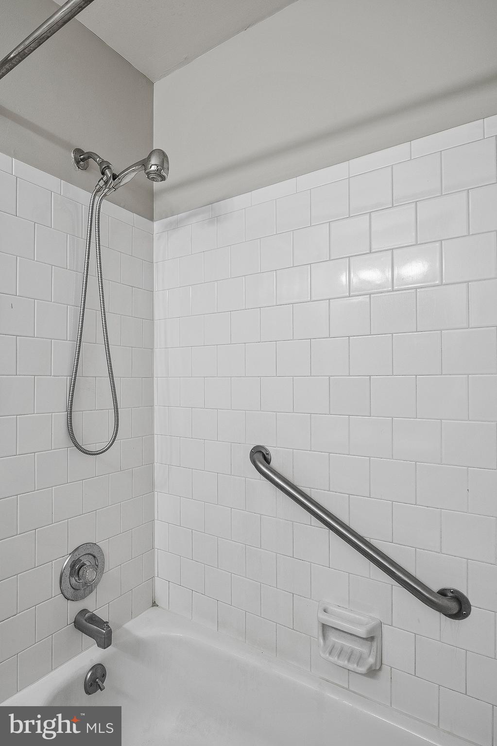 4 Fallen Tree Court, Unit 4H Baltimore, MD 21227 - Photo 21 of 23 Bathroom 2 Bath/Shower