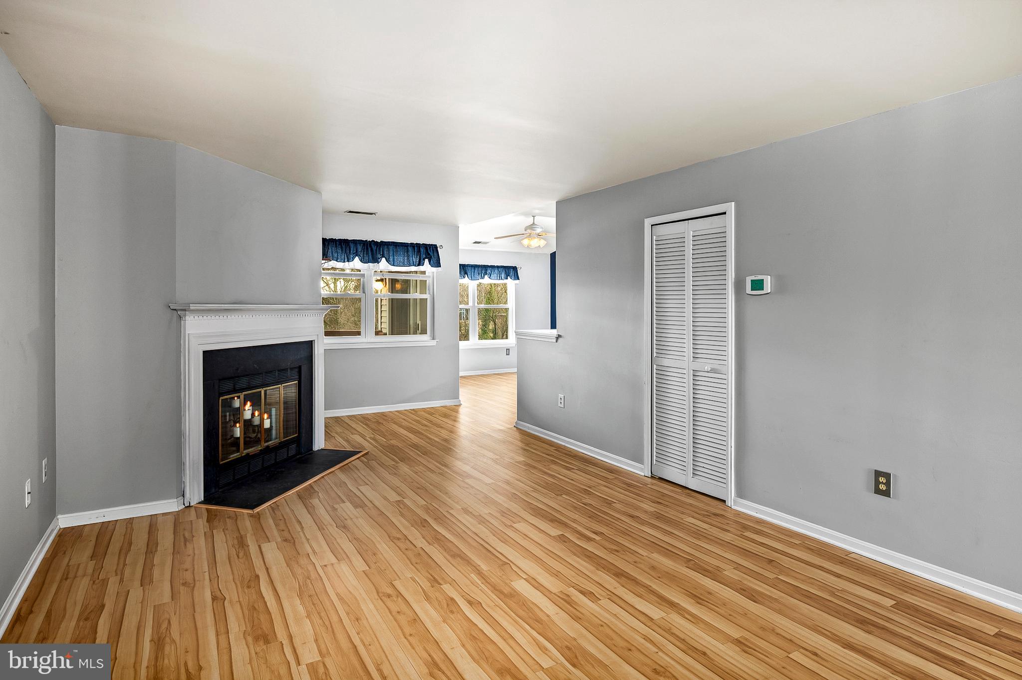 4 Fallen Tree Court, Unit 4H Baltimore, MD 21227 - Photo 3 of 23 Living Room