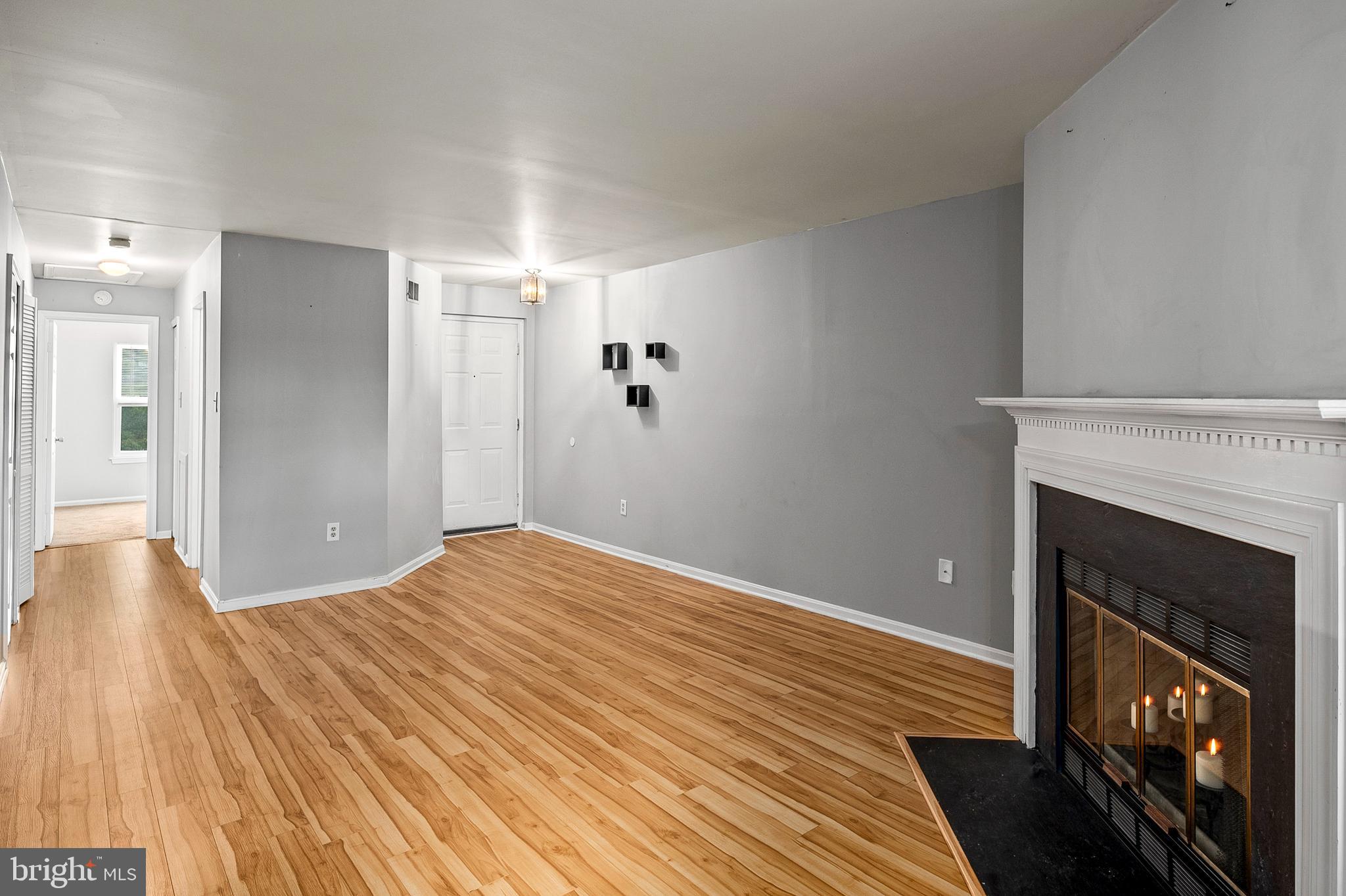 4 Fallen Tree Court, Unit 4H Baltimore, MD 21227 - Photo 5 of 23 Living Room (alt view)
