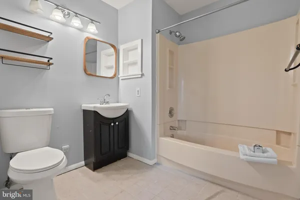 $2,100 | 4820 B Aberdeen Drive, Mount Laurel, NJ 08054