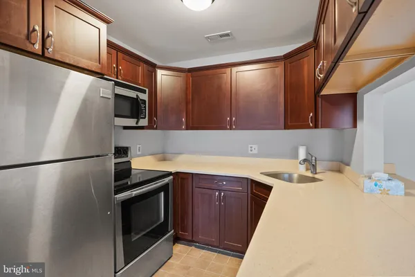 $2,100 | 4820 B Aberdeen Drive, Mount Laurel, NJ 08054