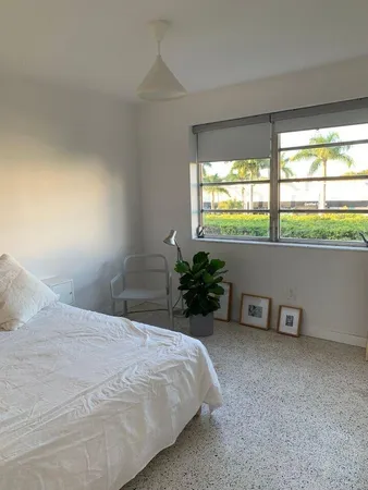 $1,650 | 649 Southwest 9th Street, Unit 301, Miami, FL 33130