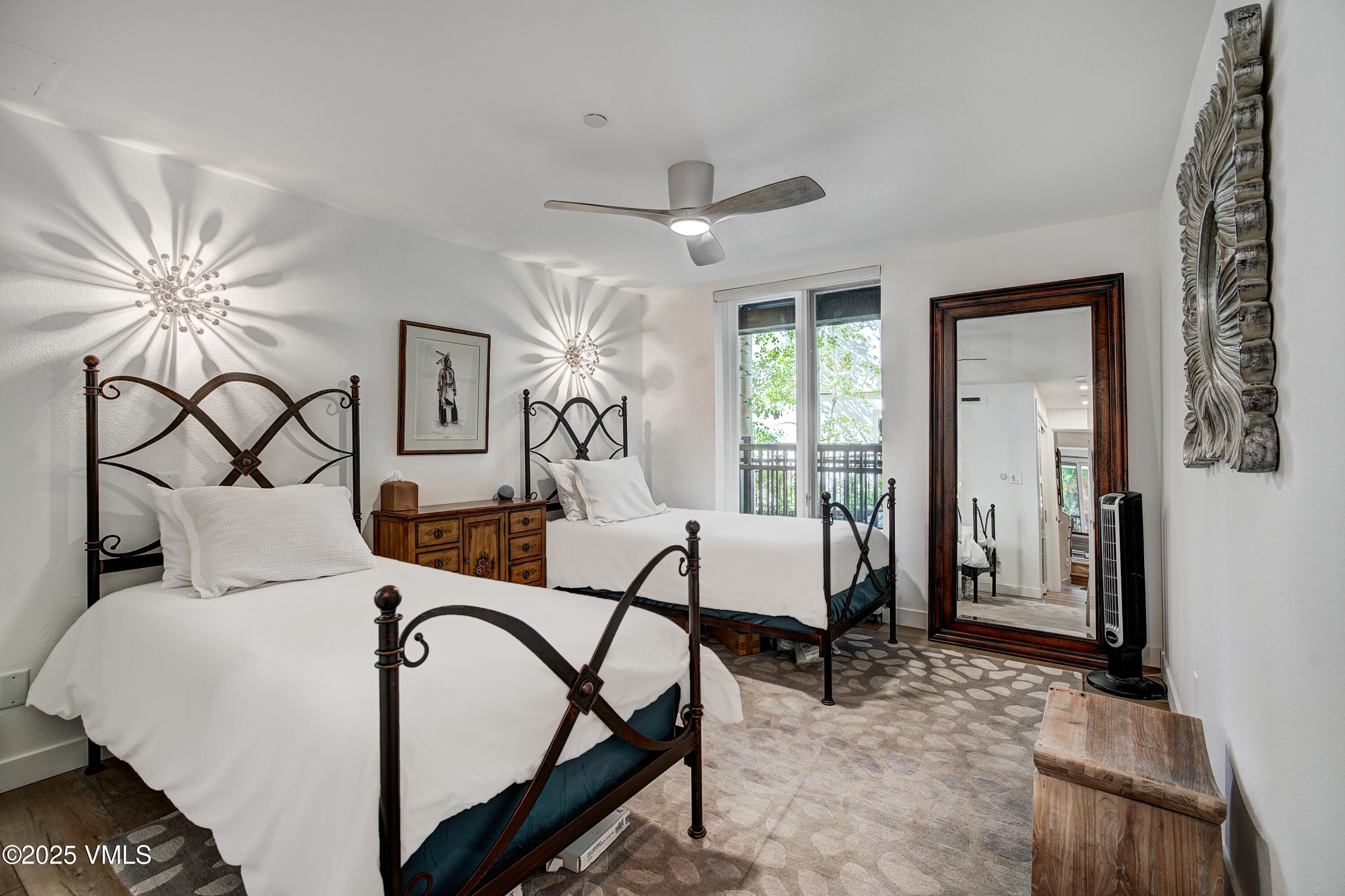 120 Willow Bridge Road, Unit 2H Vail, CO 81657 - Photo 4 of 5 230921-2_VL_smCudd_VC_2H_016