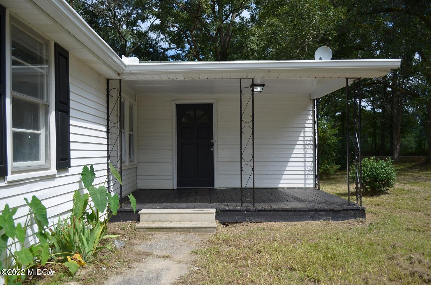 468 Old Juliette Road Juliette, GA 31046 - Photo 3 of 20 3.468OldJulietteRdFrntPrch