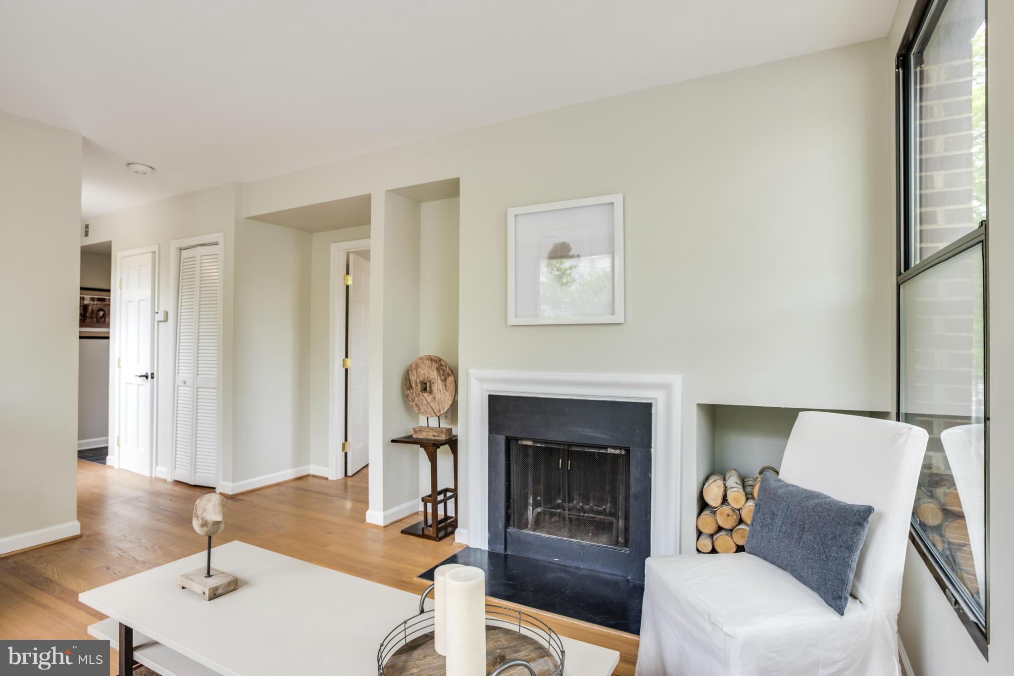 1537 15th Street Northwest, Unit 301 Washington, DC 20005 - Photo 4 of 30 Living Room